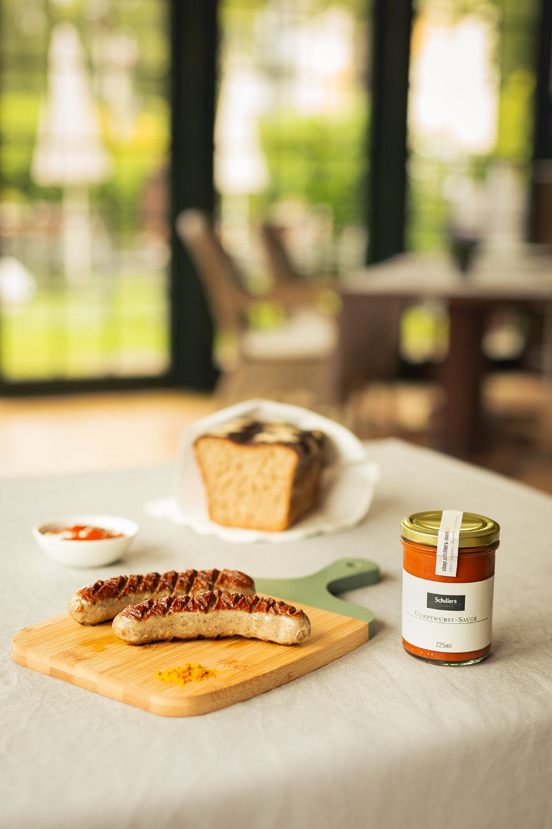 Wildbratwurst mit Currywurstsauce